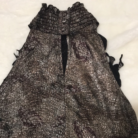 4 for 10$ Statement top with turtle neck and applications - Picture 3 of 3